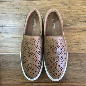 Roper ladies, main casual slip on leather shoes, size 10 color burnished tan